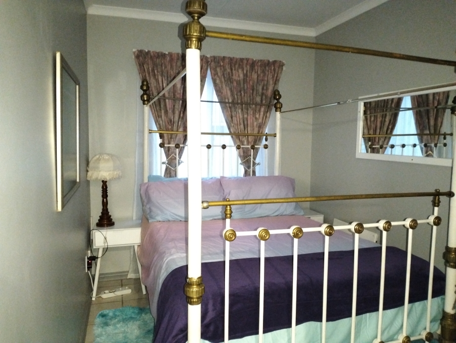 To Let 2 Bedroom Property for Rent in Wavecrest Eastern Cape